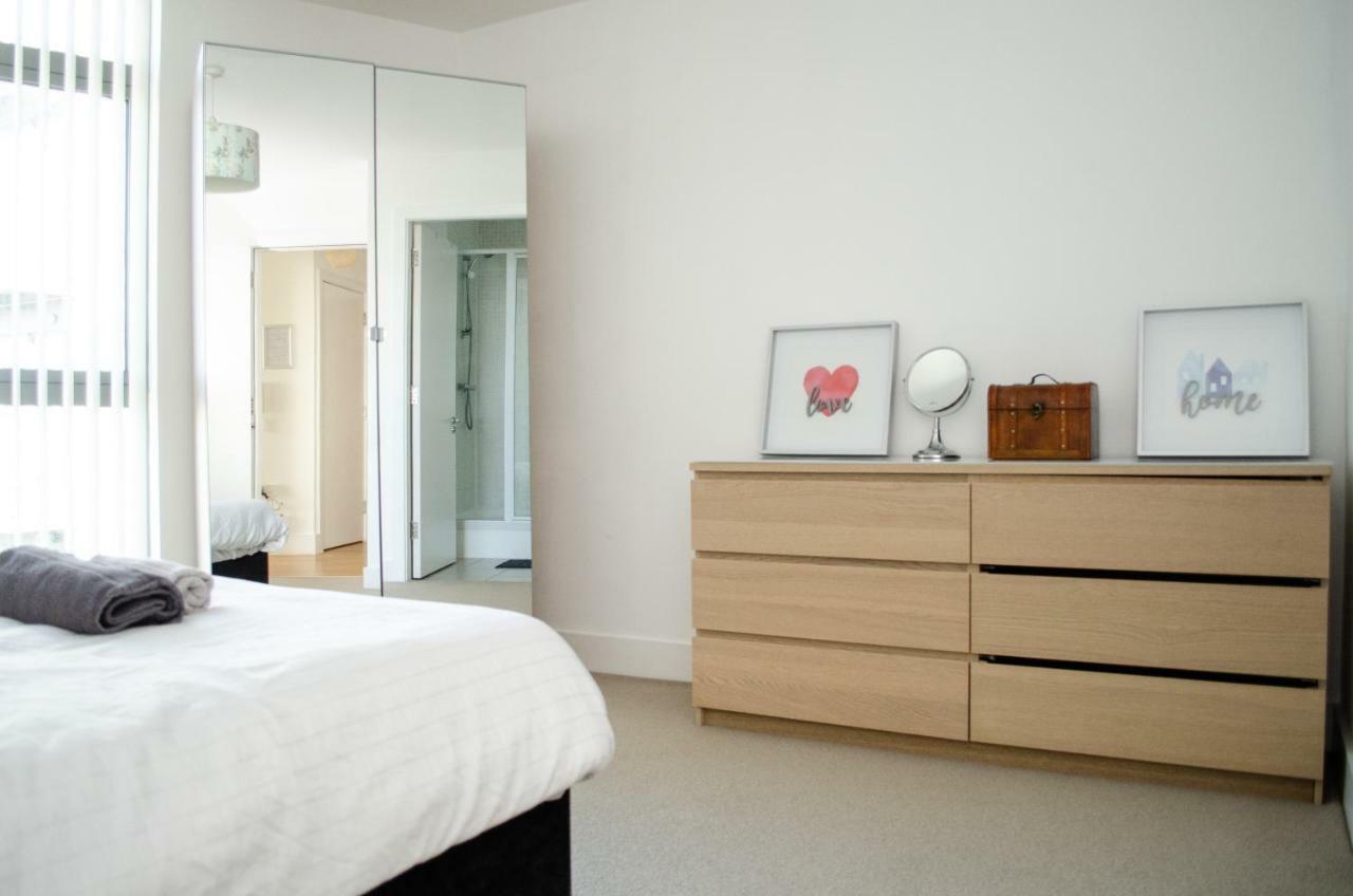 Serviced Apartment In Liverpool City Centre - Free Parking - Balcony - By Happy Days 外观 照片